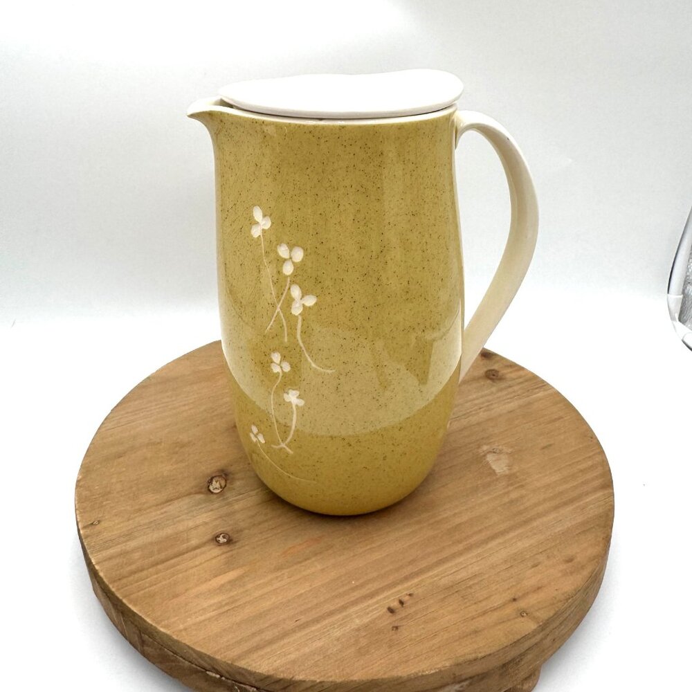 Harkerware Pitcher Yelliw with white flowers with Lid vintage 1960